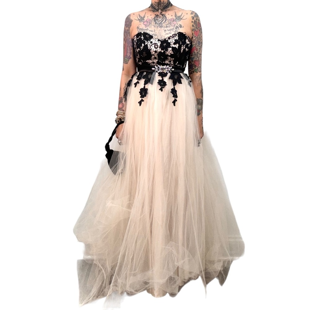 Strapless balletcore prom dress - Picture 6 of 9